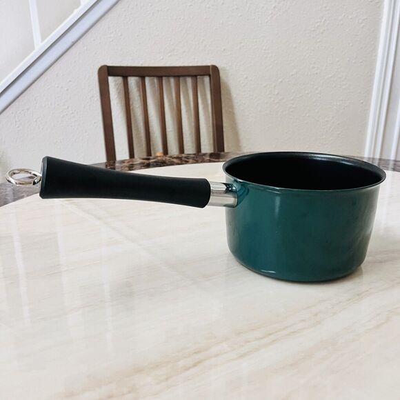 Nordic Ware USA 1.5 QT Non-stick Saucepan Dark Green with Lid - Picture 5 of 11